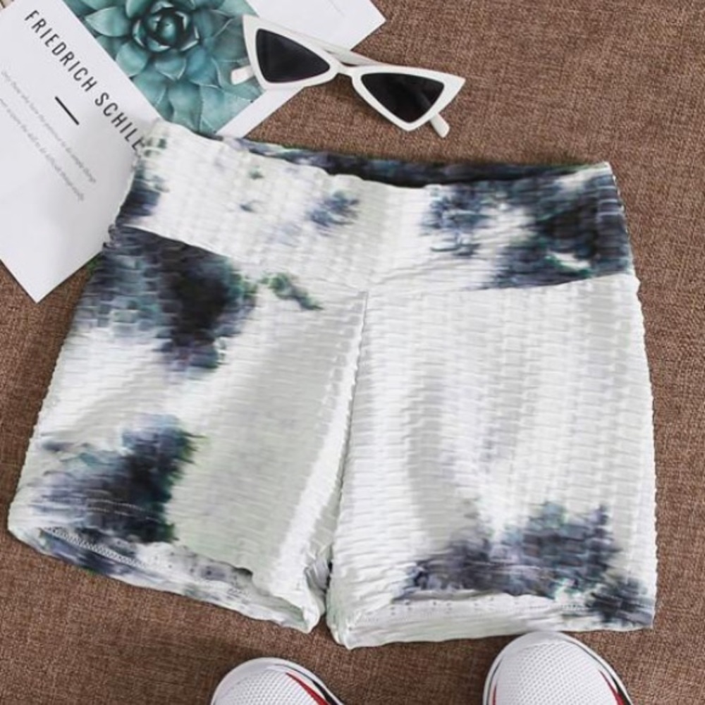 Scrunch butt shorts